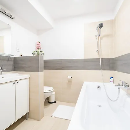 Apartment Park Harmony Duplex - Near Heroes' Square
